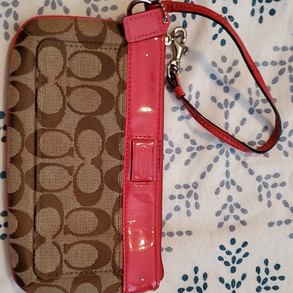 Coach - Picture 1 of 4